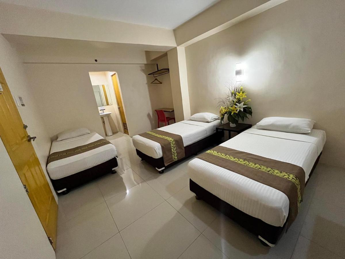Eon Centennial Express Hotel Iloilo Extérieur photo