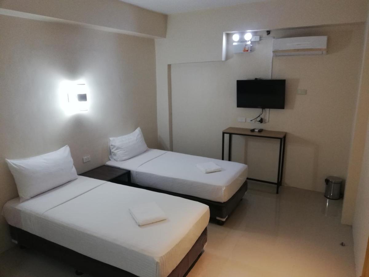Eon Centennial Express Hotel Iloilo Extérieur photo